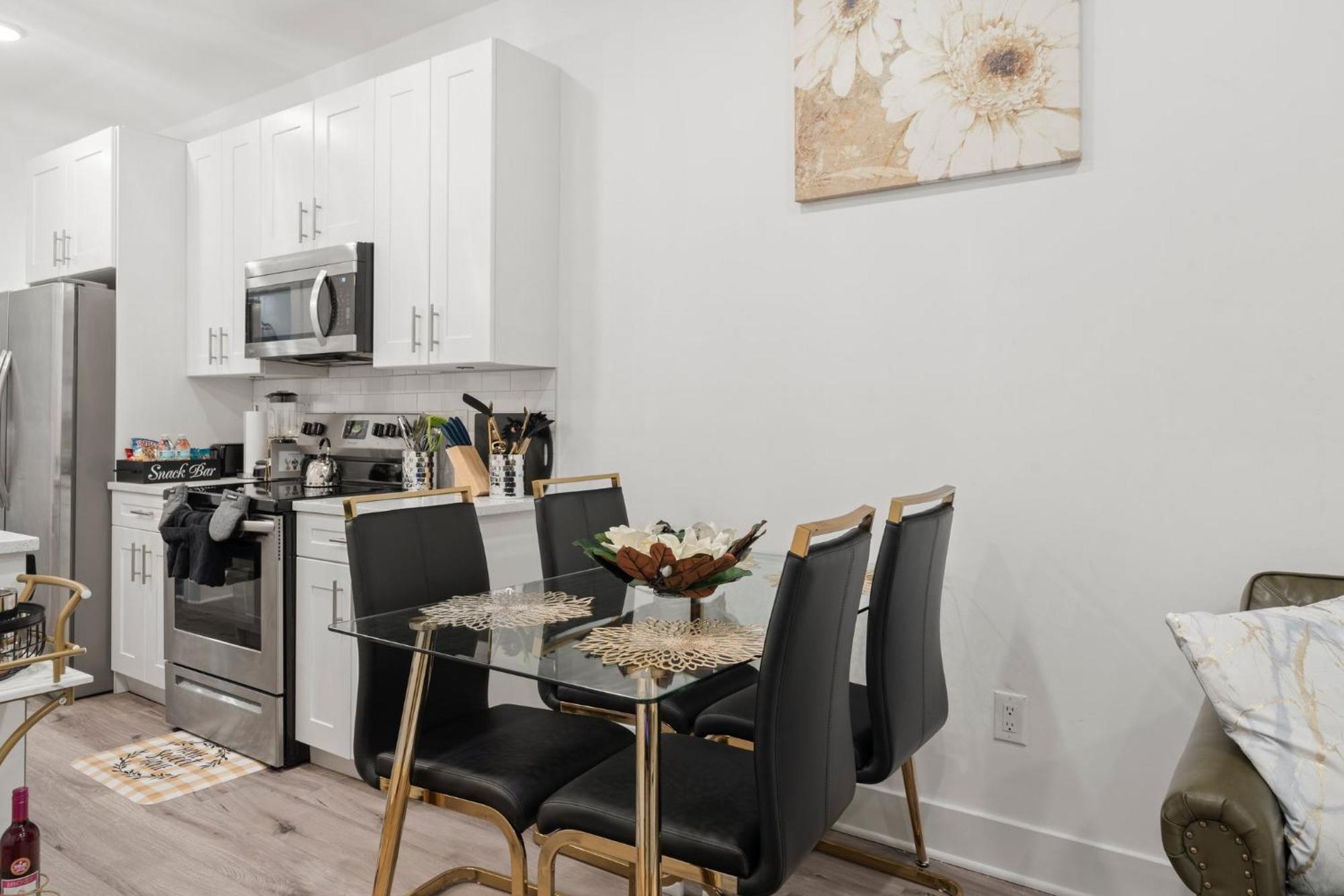 Apartamento 3br-2ba Luxurious Oasis Private Backyard Patio *