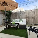 3Br-2Ba Luxurious Green Oasis Private Backyard Patio