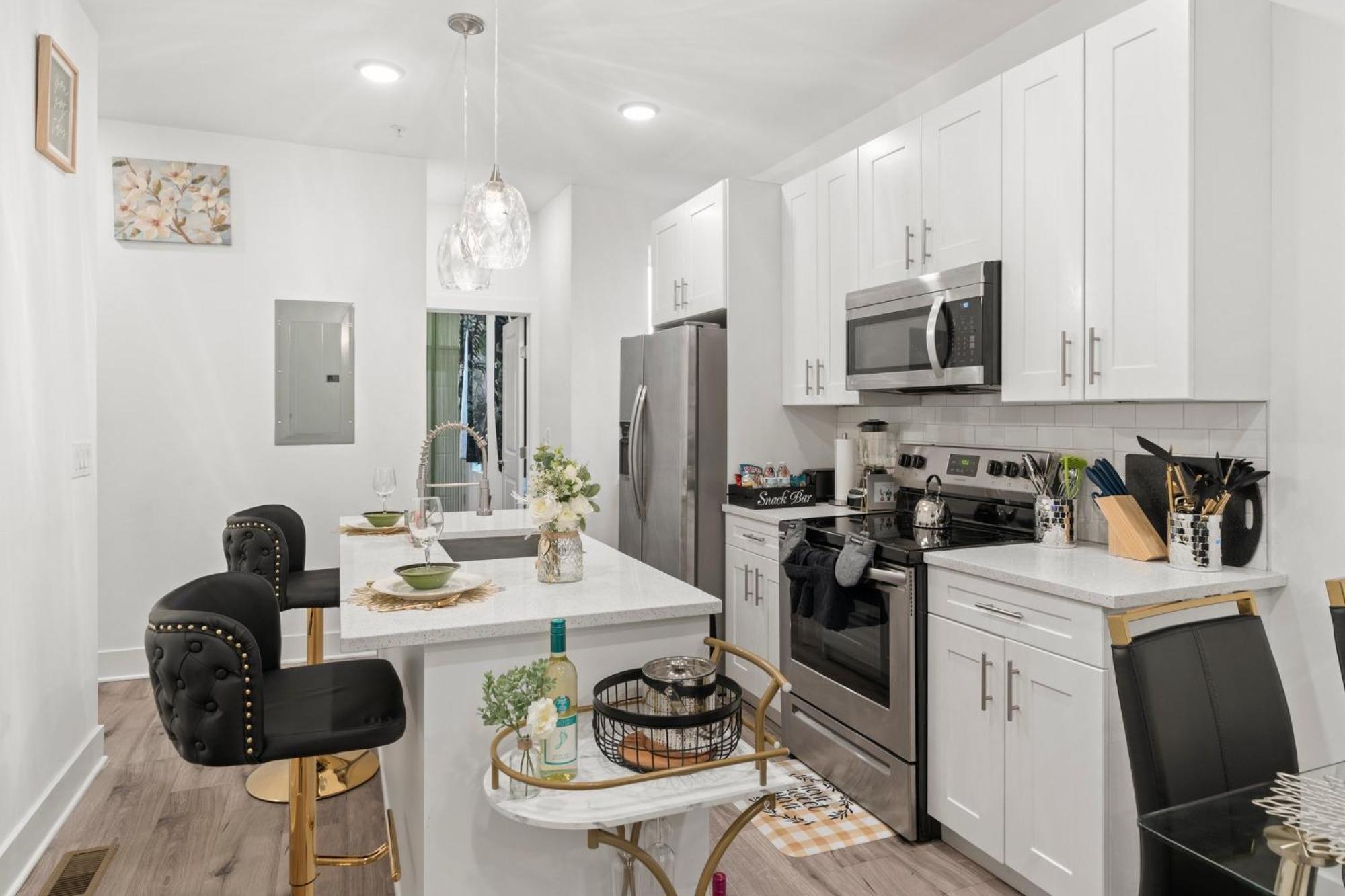 Apartment 3br-2ba Luxurious Oasis Private Backyard Patio Philadelphia