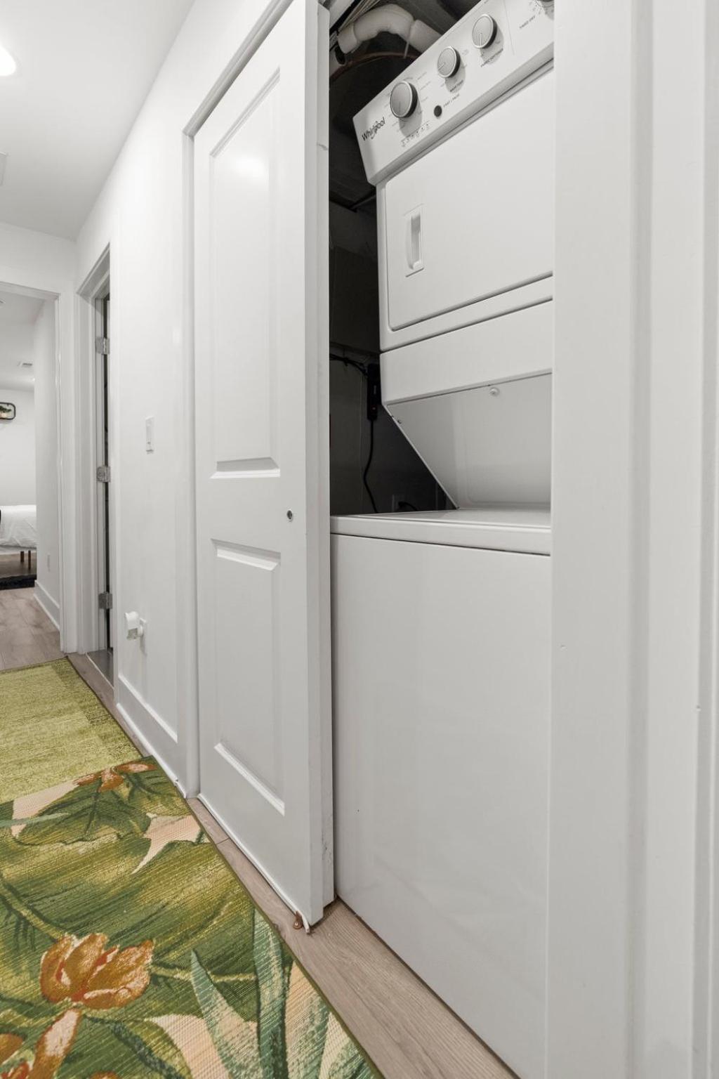 3br-2ba Luxurious Oasis Private Backyard Patio