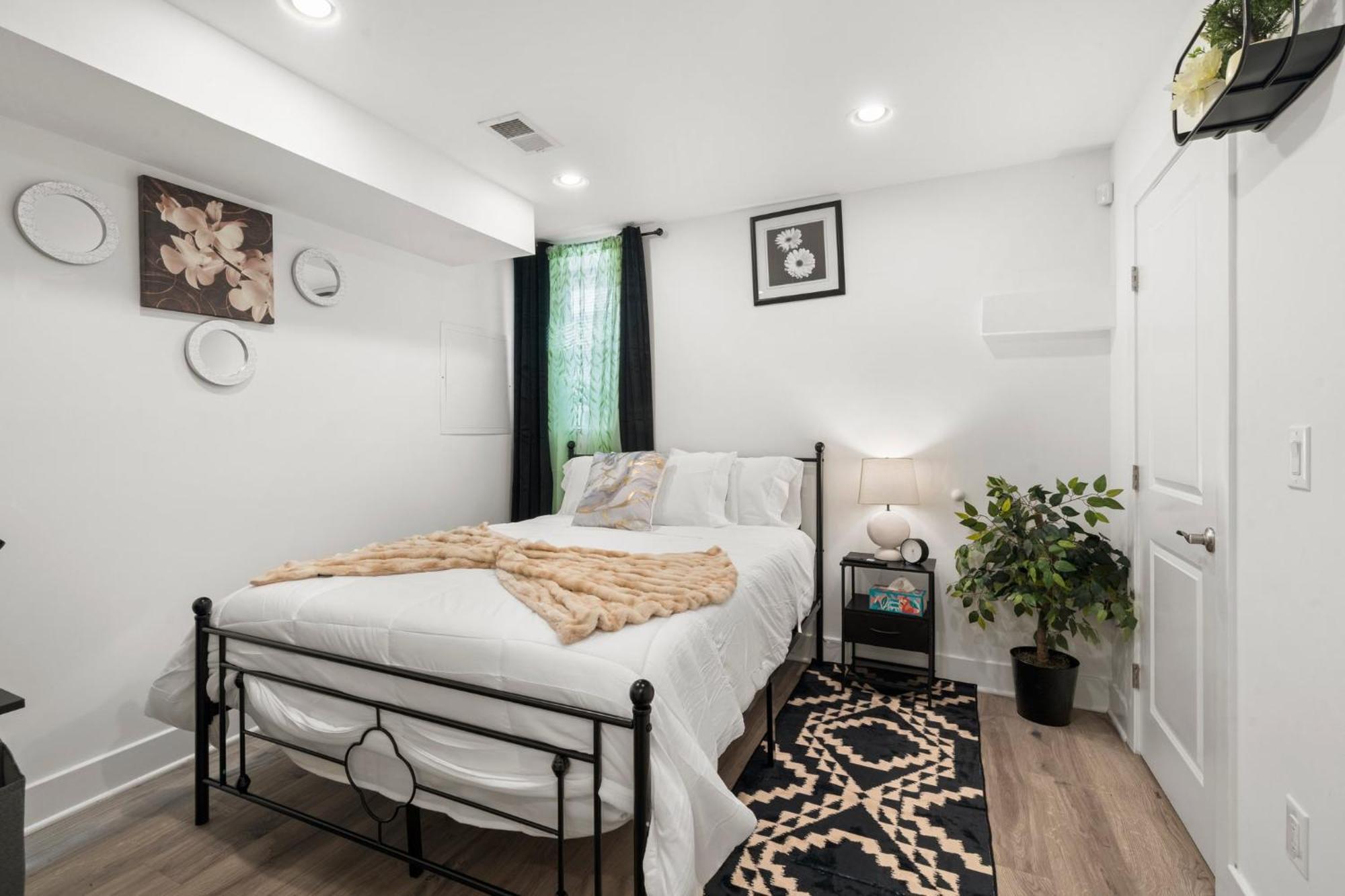 3br-2ba Luxurious Oasis Private Backyard Patio *
